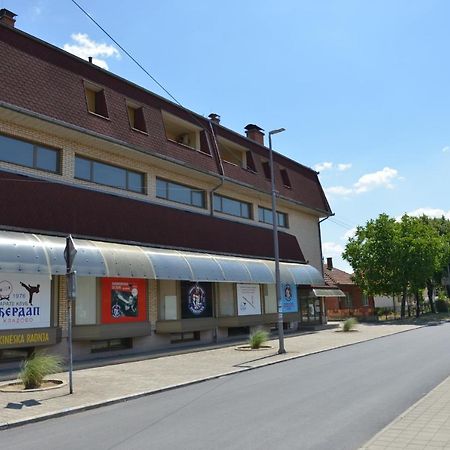 Apartmani Tomic Kladovo Bagian luar foto